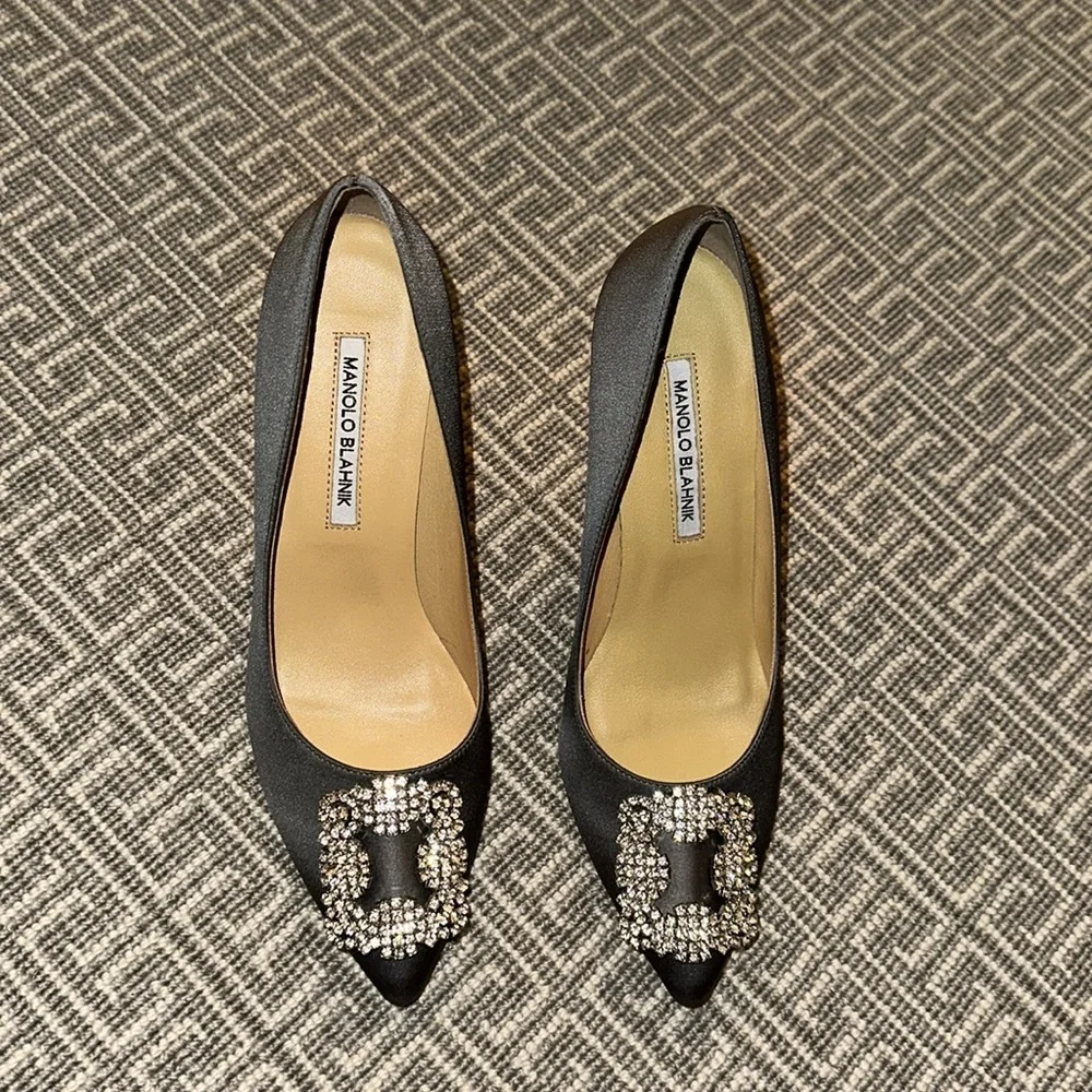 New Manolo Blahnik Hangisi Pump Satin Grey - Picture 1 of 8